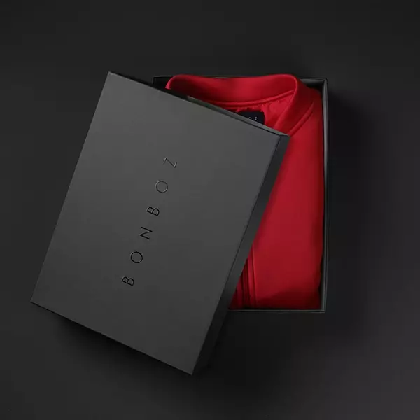 luxury-apparel-boxes-1.webp